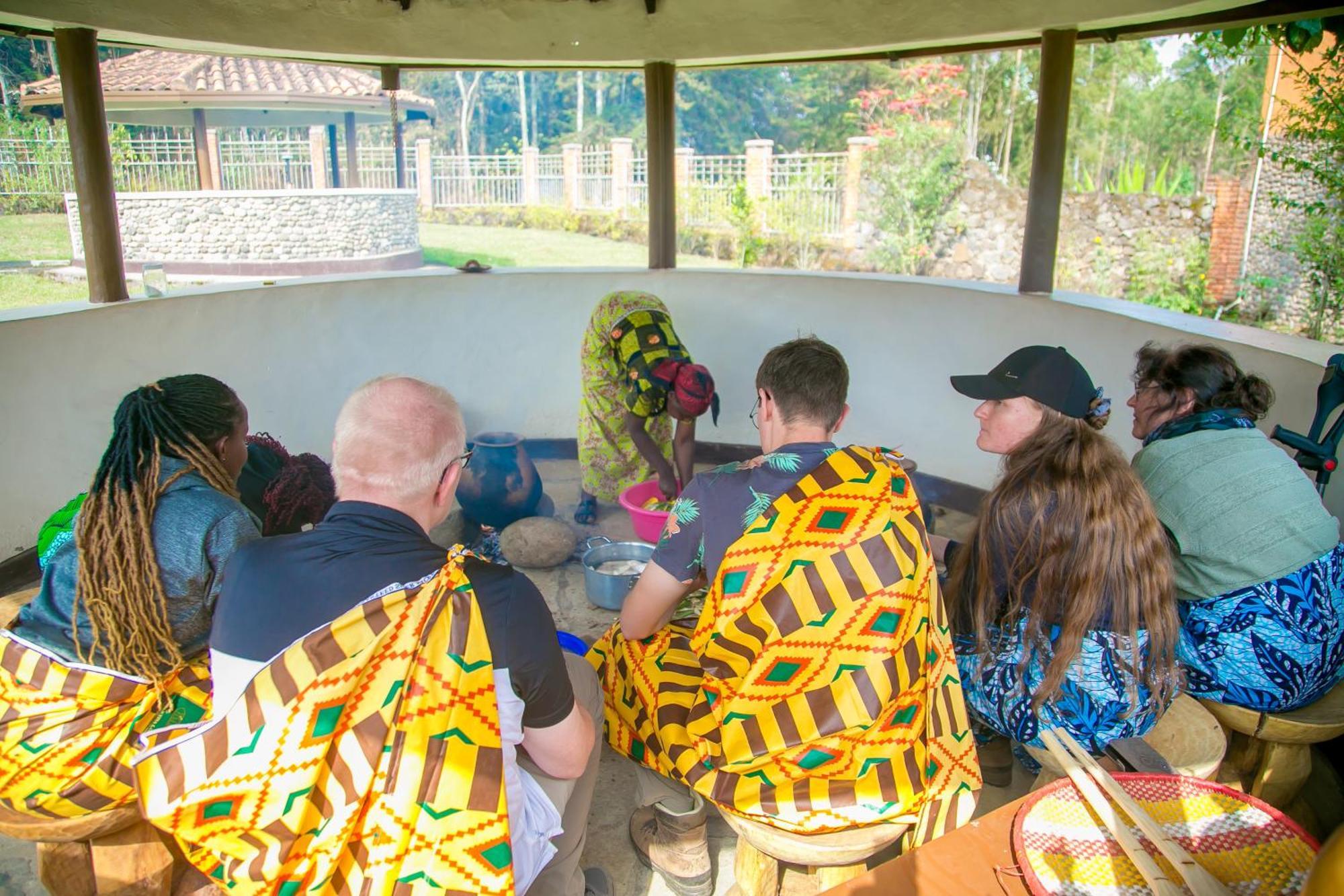 Karisimbi Cave Resort ルヘンゲリ エクステリア 写真