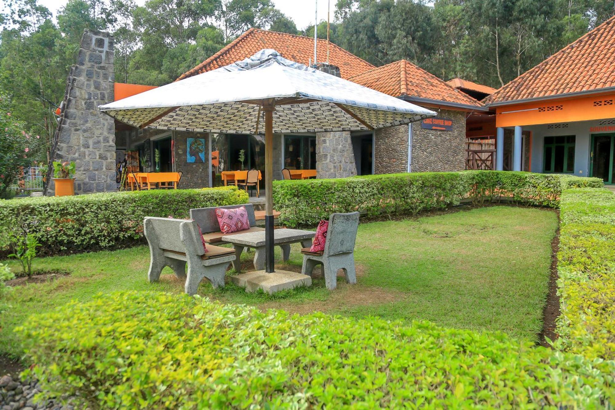 Karisimbi Cave Resort ルヘンゲリ エクステリア 写真