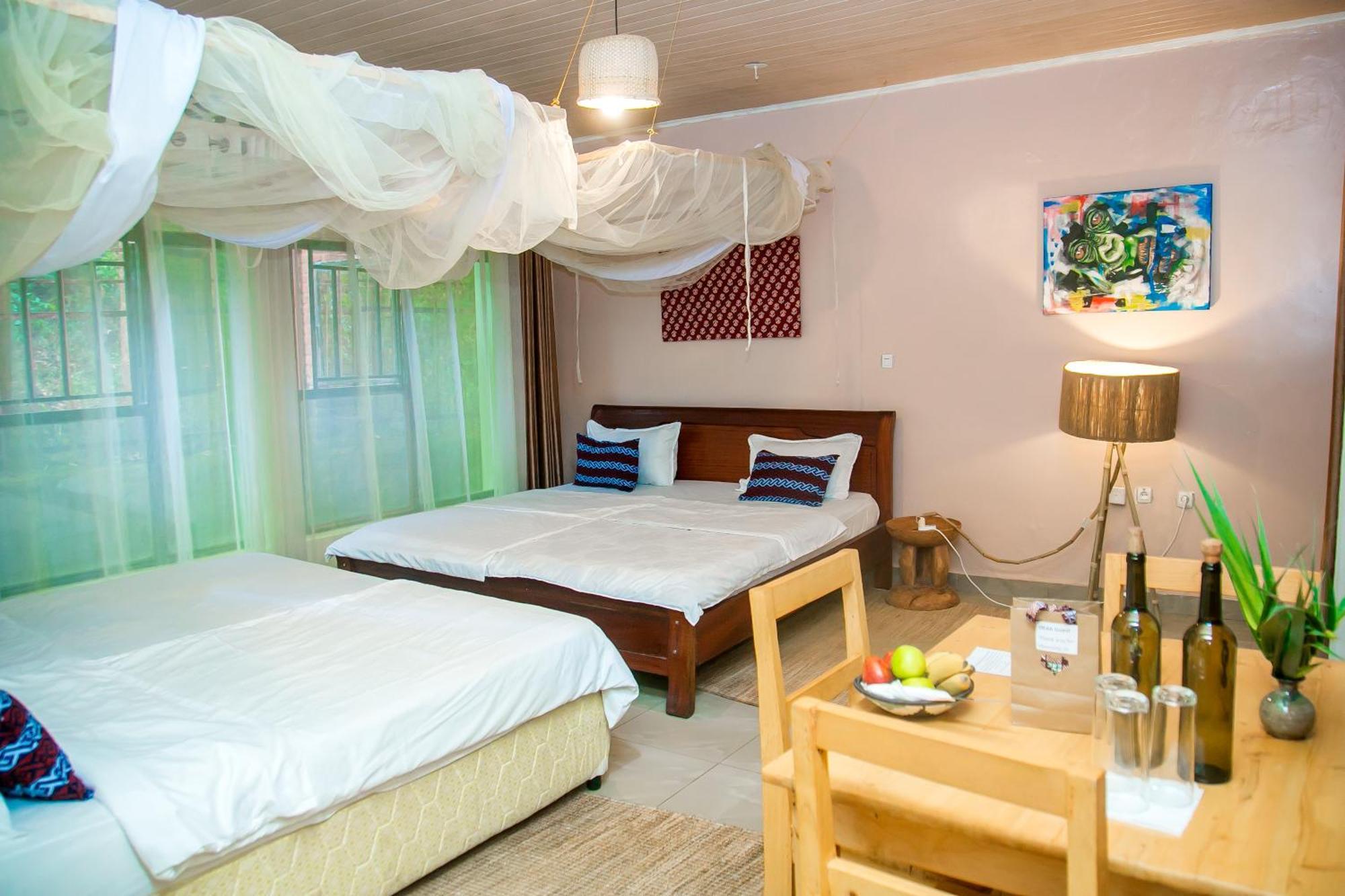 Karisimbi Cave Resort ルヘンゲリ エクステリア 写真